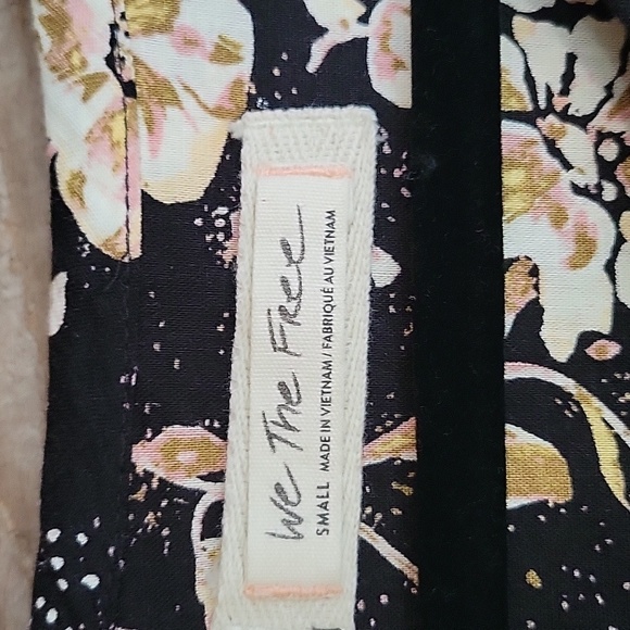 Free People We The Free Highlander Top in Black Floral Size Small - Picture 3 of 7